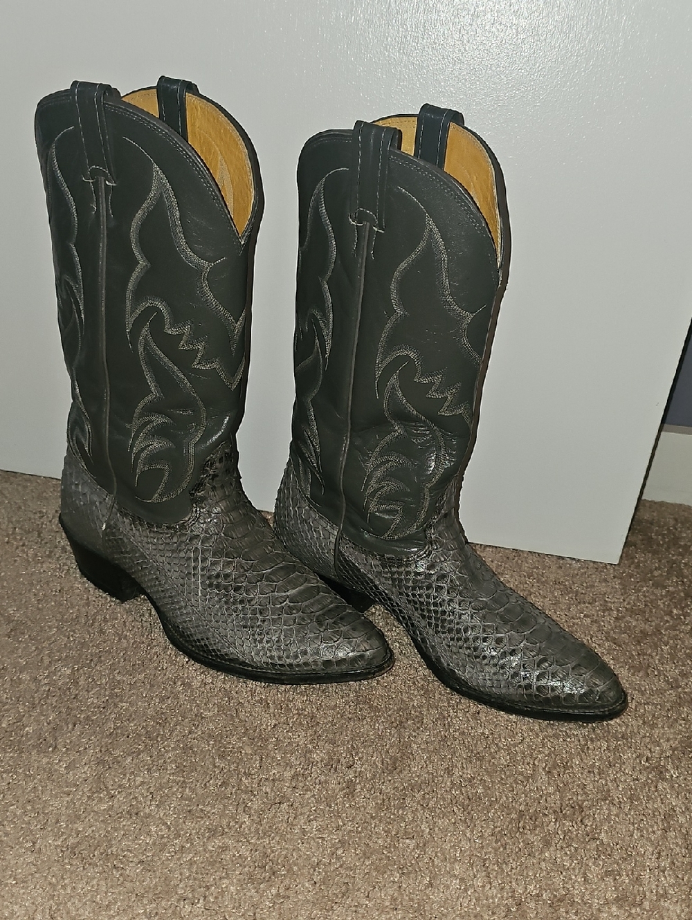 Nocona Grey Leather Western Boot With Tan Interior